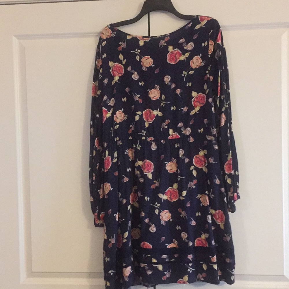 Dress - Lauren Conrad - Picture 8 of 8